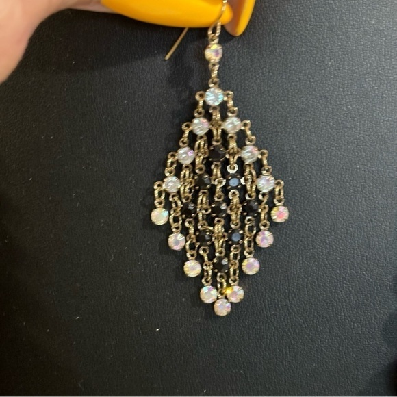 Black and clear rhinestones dangle earrings set in silver tone pierced ear #036 - Picture 3 of 7